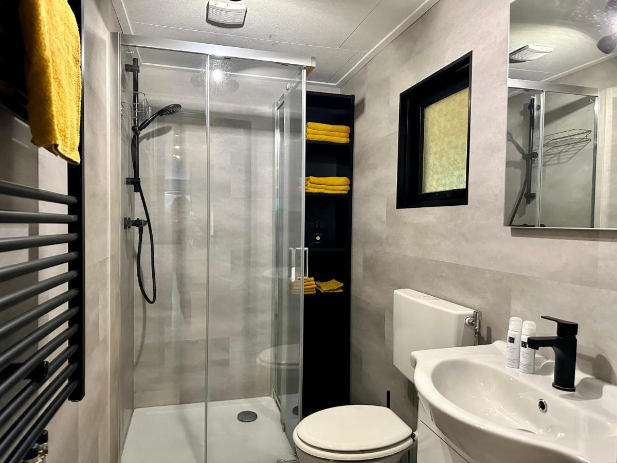 Gezellig Chalet Met 2 Slaapkamers Aan Bosrand Erm Luaran gambar